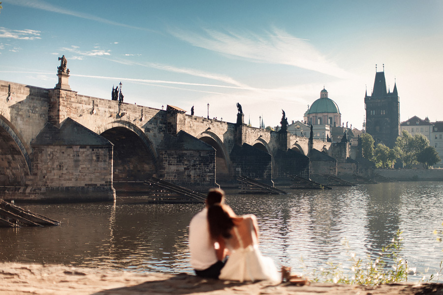 «Когда невозможно сдержать улыбки» Свадебная прогулка по Праге
