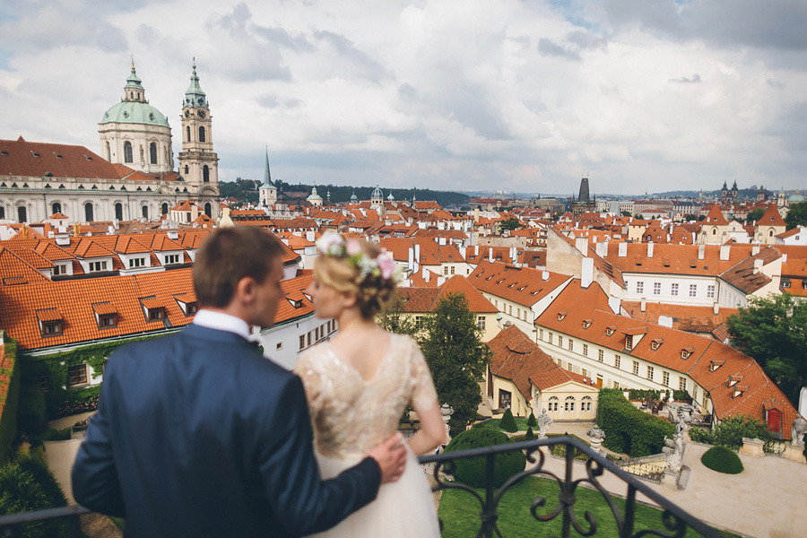 «Два бездонных океана глаз…» Свадьба в Праге